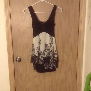 American Rag Black and White Floral Blouse